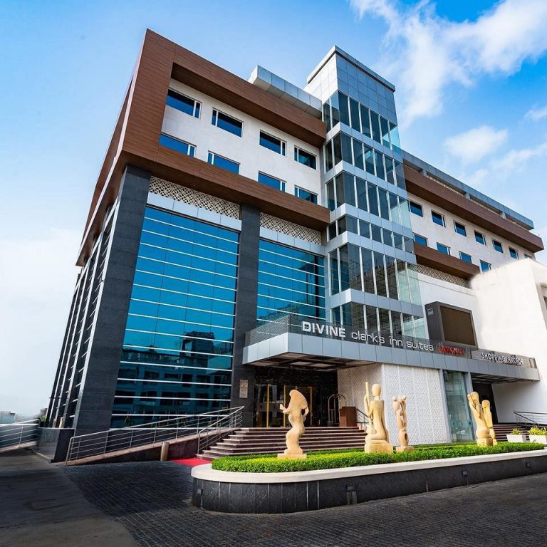 divine-clarks-inn-suites